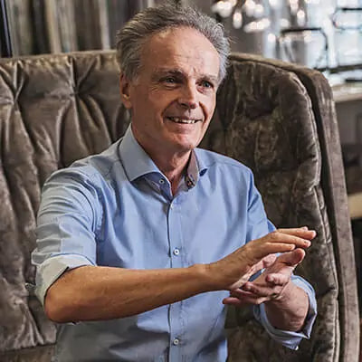 Ernst Schwarzhans, Einrichtungsexperte und Geobiologe